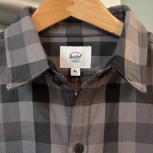 Herschel Supply Company Black and Gray Plaid Shirt Mens XL - Picture 2 of 5